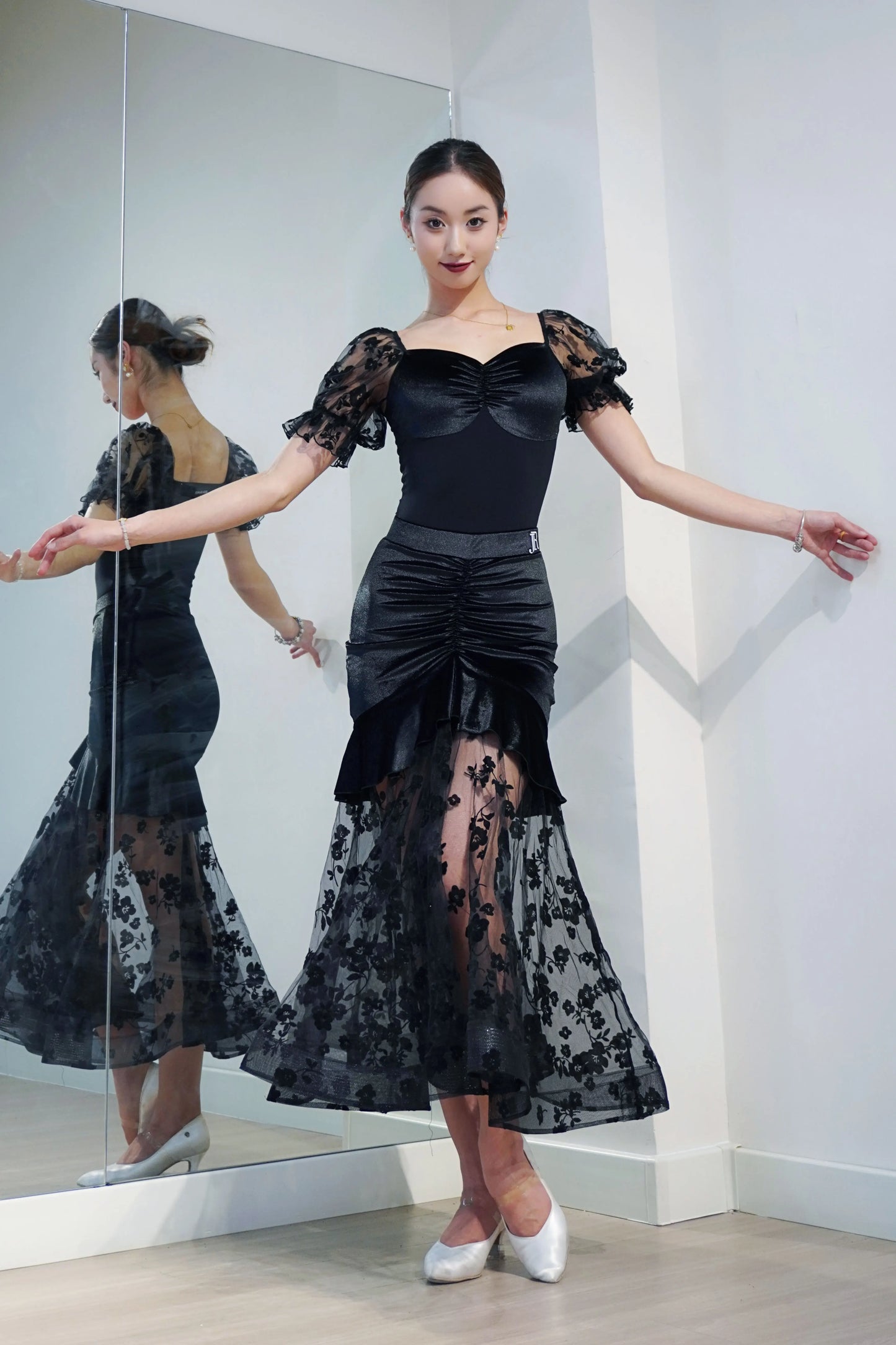 Ballroom Dance Clothes Women Adult Wrap Hip Sexy Black Long Skirt Lace Gauze Waltz Dance Skirt Practice Performance Wear NV20015
